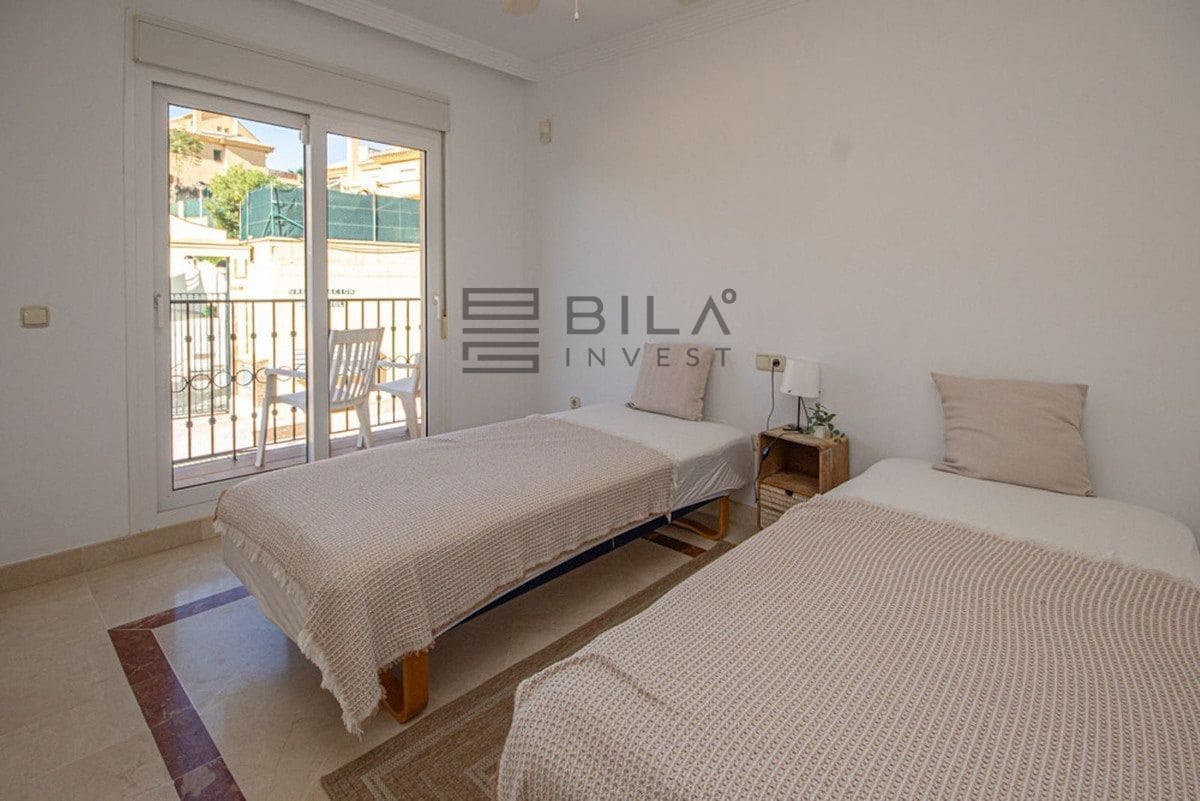 4 sypialnia Dom na sprzedaż w Riviera del Sol z basenem - 579 000 € (Ref: 9609822)