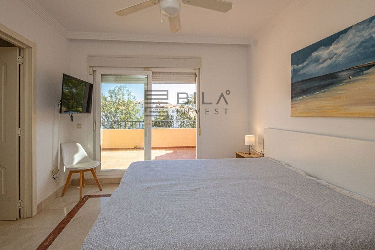 4 sypialnia Dom na sprzedaż w Riviera del Sol z basenem - 579 000 € (Ref: 9609822)