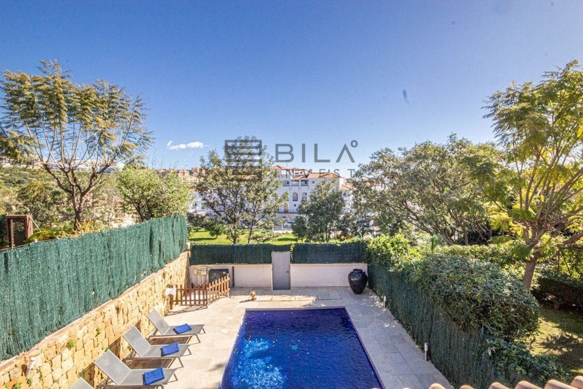 4 sypialnia Dom na sprzedaż w Riviera del Sol z basenem - 579 000 € (Ref: 9609822)