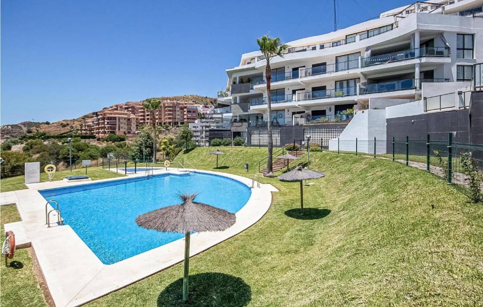 Piso de 2 habitaciones en Riviera del Sol en venta con piscina garaje - 328.000 € (Ref: 9609823)
