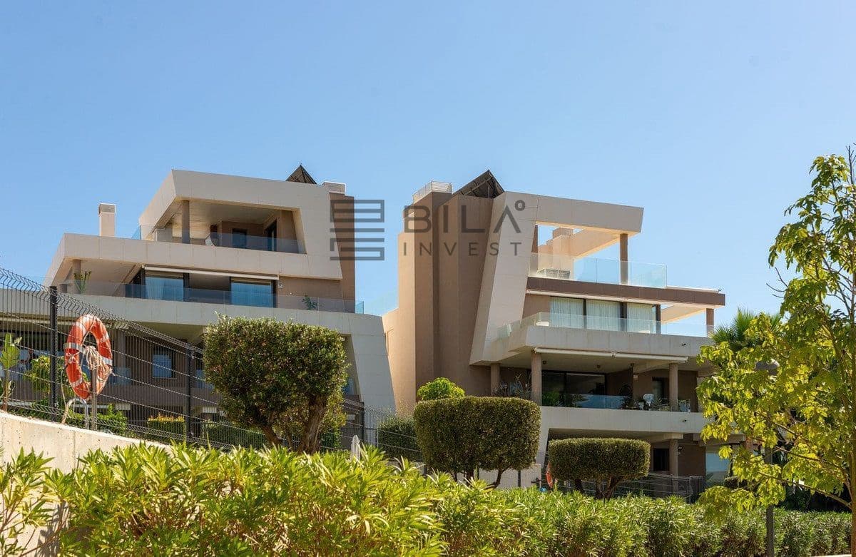 2 soveværelse Lejlighed til salg i Artola med swimmingpool garage - € 590.000 (Ref: 9609824)