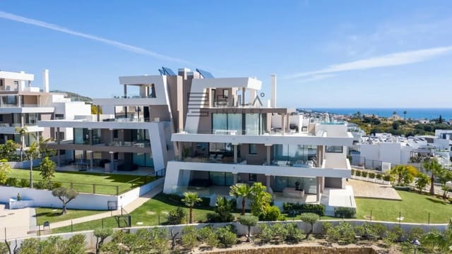 2 soveværelse Lejlighed til salg i Artola, Marbella med swimmingpool garage - € 590.000 (Ref: 9609824)