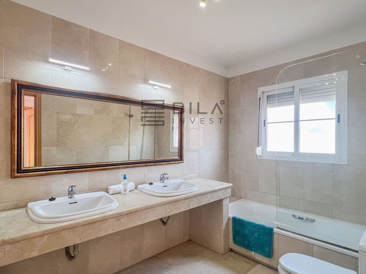 4 sovrum Villa till salu i Cerro del Aguila med pool garage - 850 000 € (Ref: 9609825)