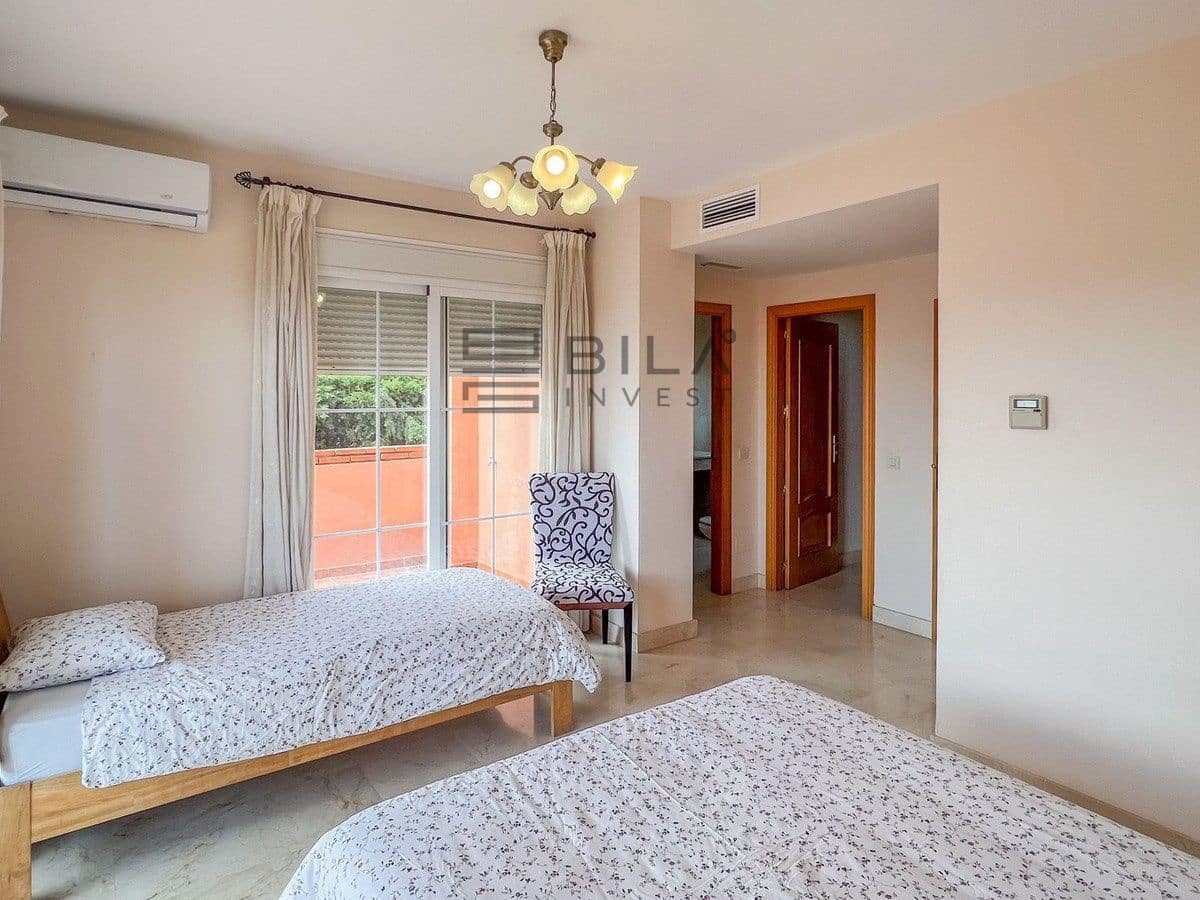 4 sovrum Villa till salu i Cerro del Aguila med pool garage - 850 000 € (Ref: 9609825)