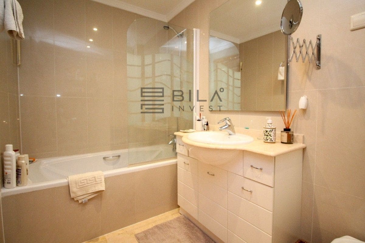 Piso de 2 habitaciones en La Cala Hills en venta con piscina garaje - 329.000 € (Ref: 9609826)