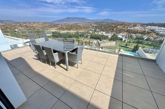 Piso de 3 habitaciones en La Cala de Mijas, Mijas en venta con piscina garaje - 645.000 € (Ref: 9609829)