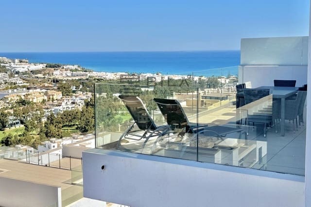Piso de 3 habitaciones en La Cala de Mijas, Mijas en venta con piscina garaje - 645.000 € (Ref: 9609829)