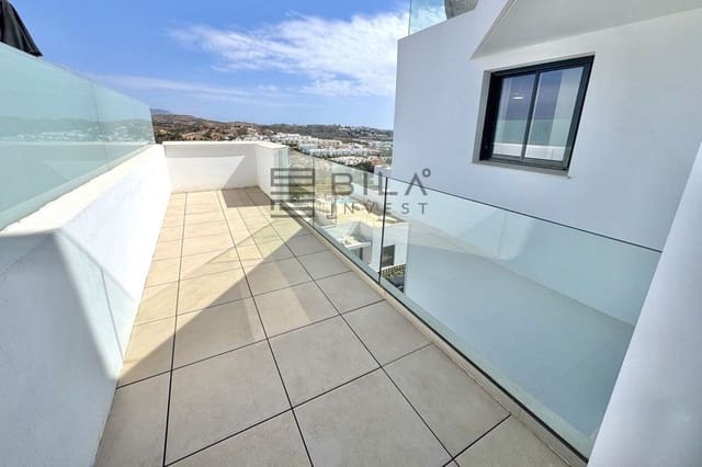 Piso de 3 habitaciones en La Cala de Mijas, Mijas en venta con piscina garaje - 645.000 € (Ref: 9609829)