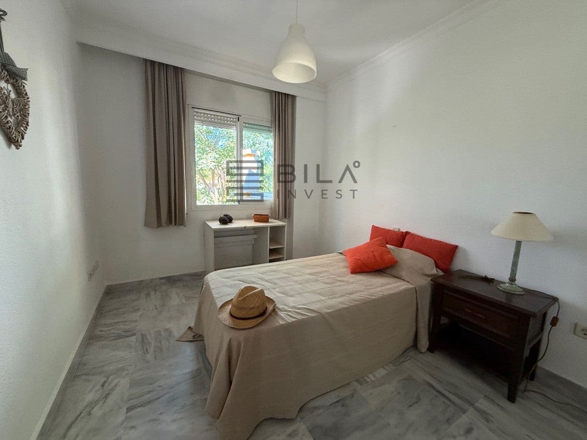 2 soveværelse Lejlighed til salg i Nueva Andalucia med swimmingpool garage - € 390.000 (Ref: 9609833)