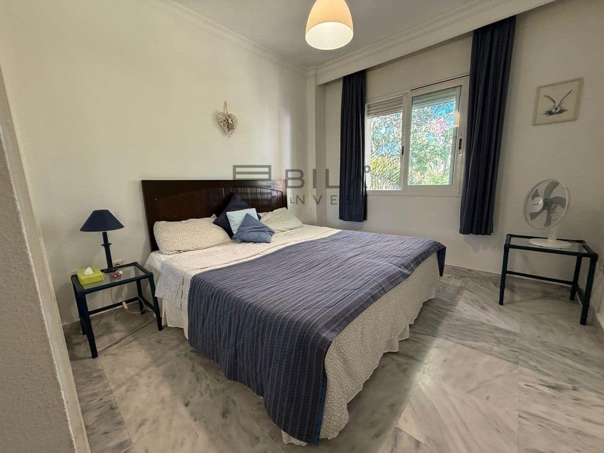 2 soveværelse Lejlighed til salg i Nueva Andalucia med swimmingpool garage - € 390.000 (Ref: 9609833)