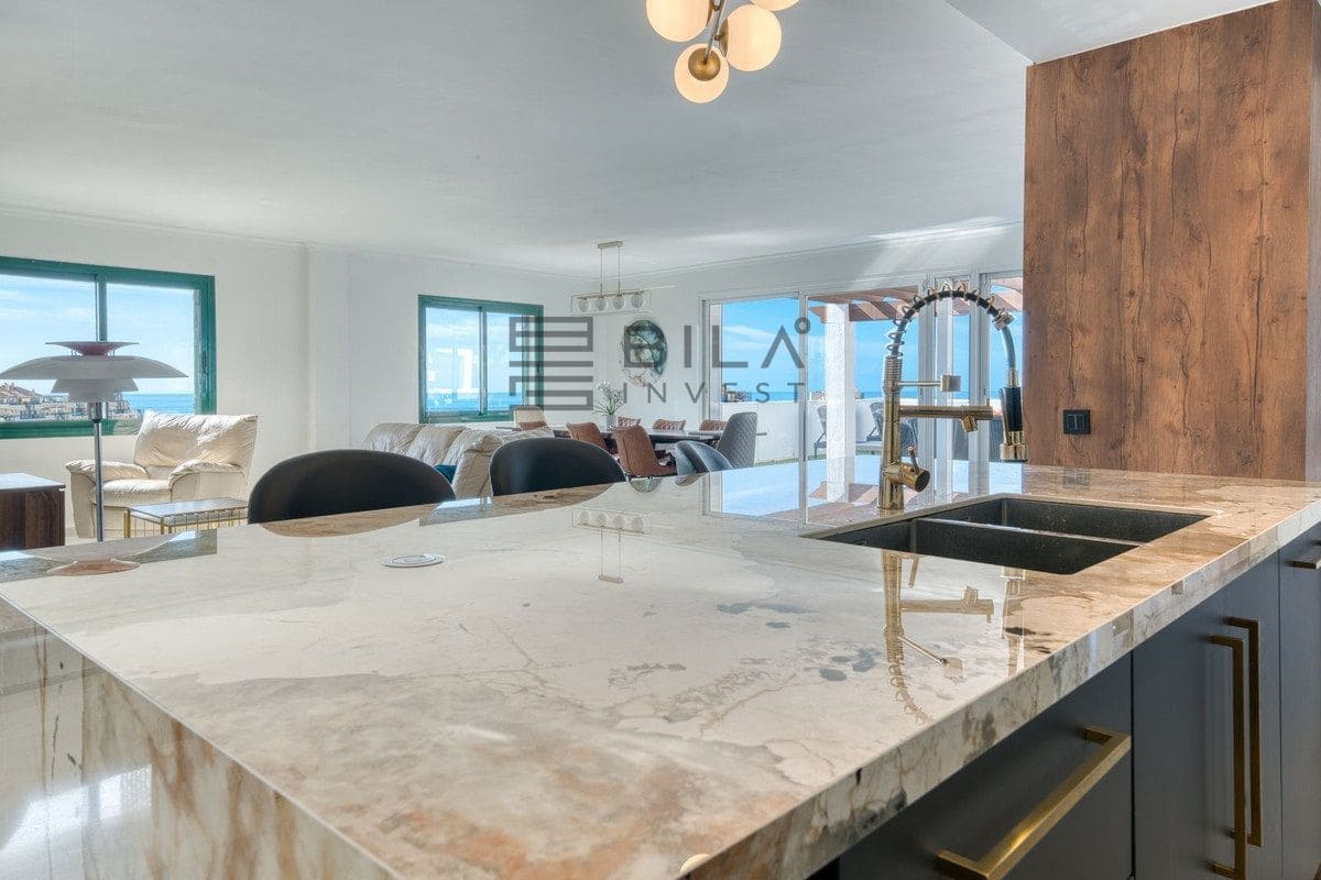 4 bedroom Penthouse for sale in Torrequebrada with pool - € 955,000 (Ref: 9609834)