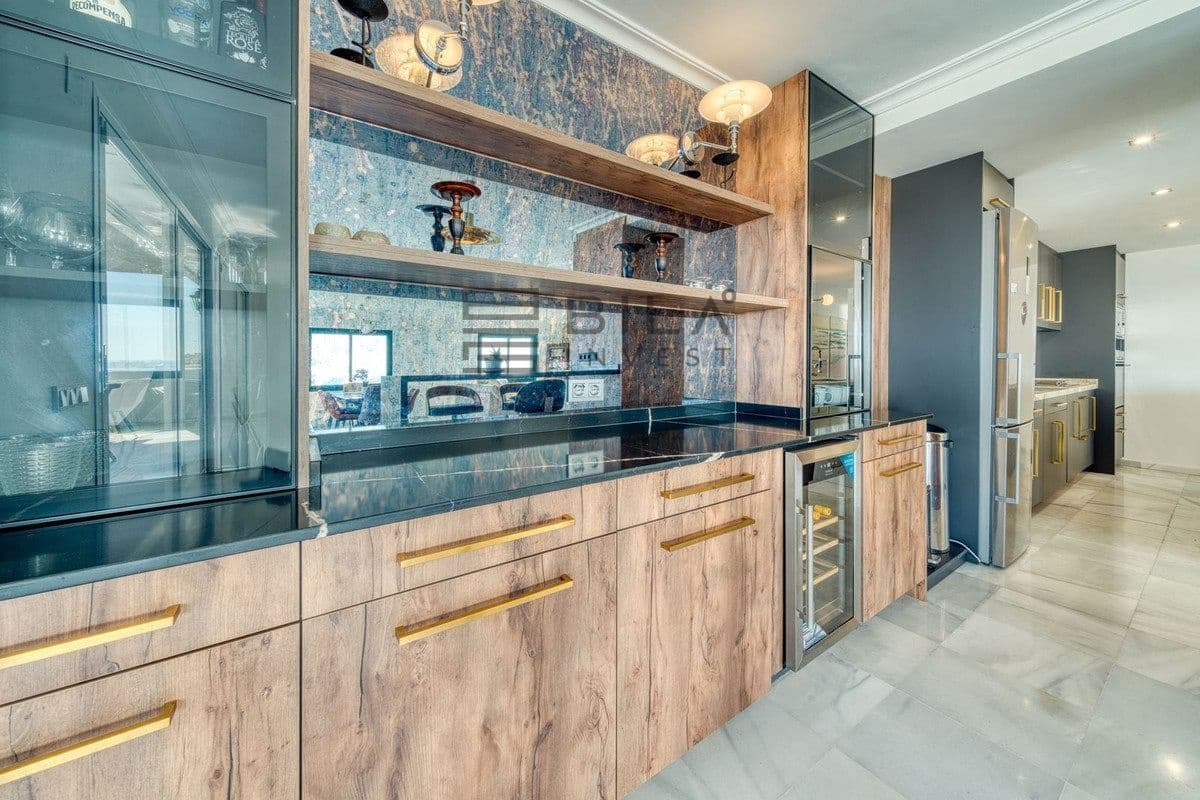 4 bedroom Penthouse for sale in Torrequebrada with pool - € 955,000 (Ref: 9609834)