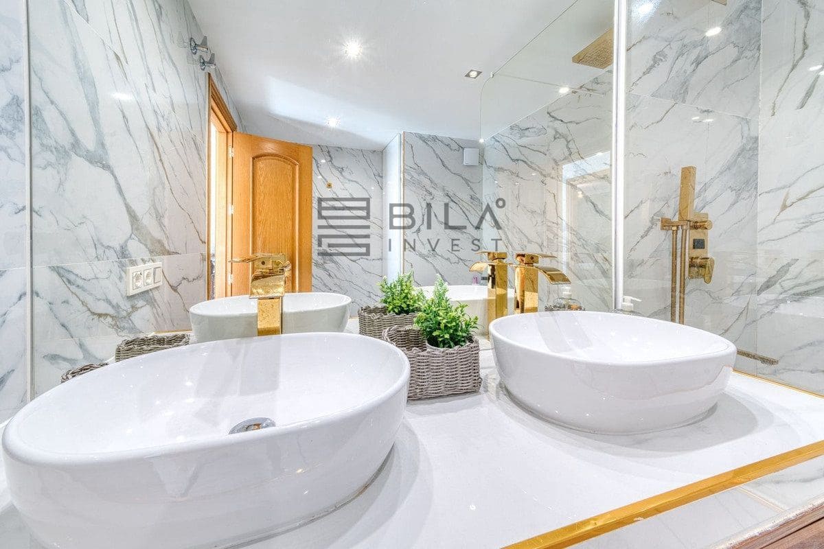 4 bedroom Penthouse for sale in Torrequebrada with pool - € 955,000 (Ref: 9609834)