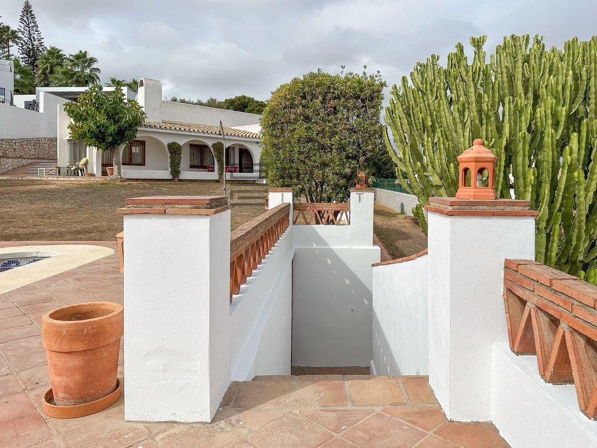 3 sovrum Villa till salu i Cerro del Aguila med pool garage - 699 000 € (Ref: 9609835)