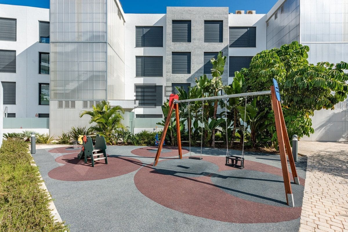 2 soveværelse Lejlighed til salg i Fuengirola med swimmingpool garage - € 619.000 (Ref: 9609836)