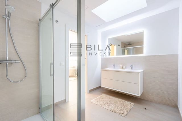 2 soveværelse Penthouse til salg i Carvajal, Fuengirola med swimmingpool - € 970.000 (Ref: 9609838)