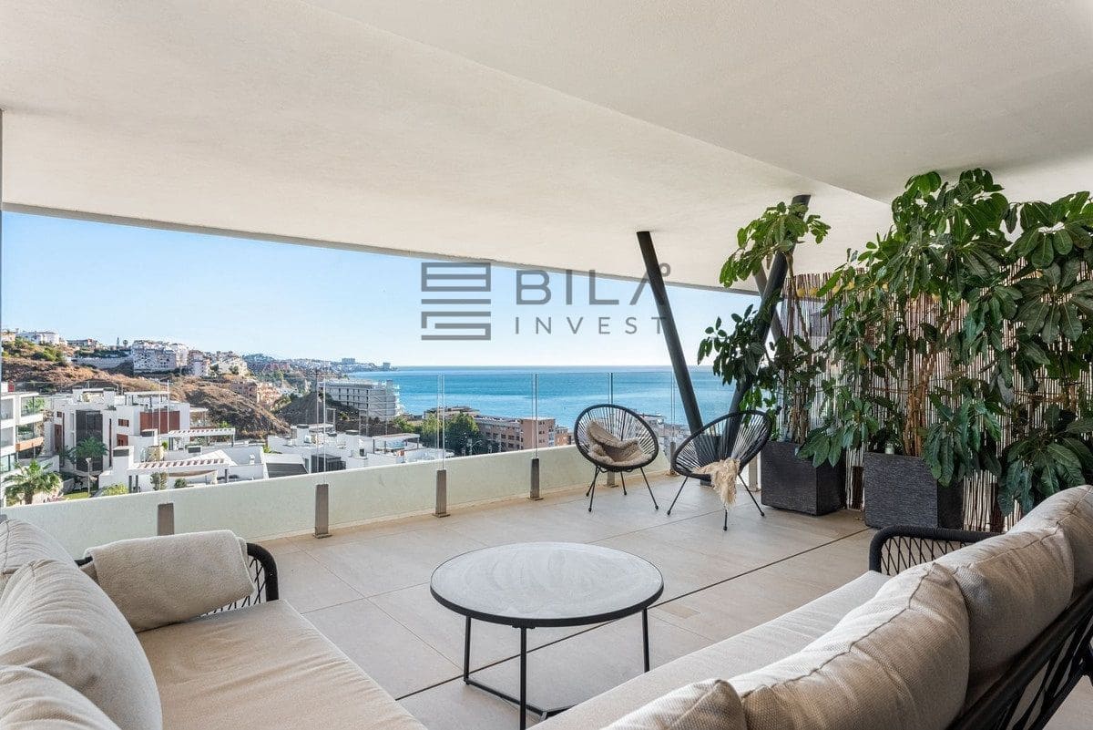 2 soveværelse Penthouse til salg i Carvajal med swimmingpool - € 970.000 (Ref: 9609838)