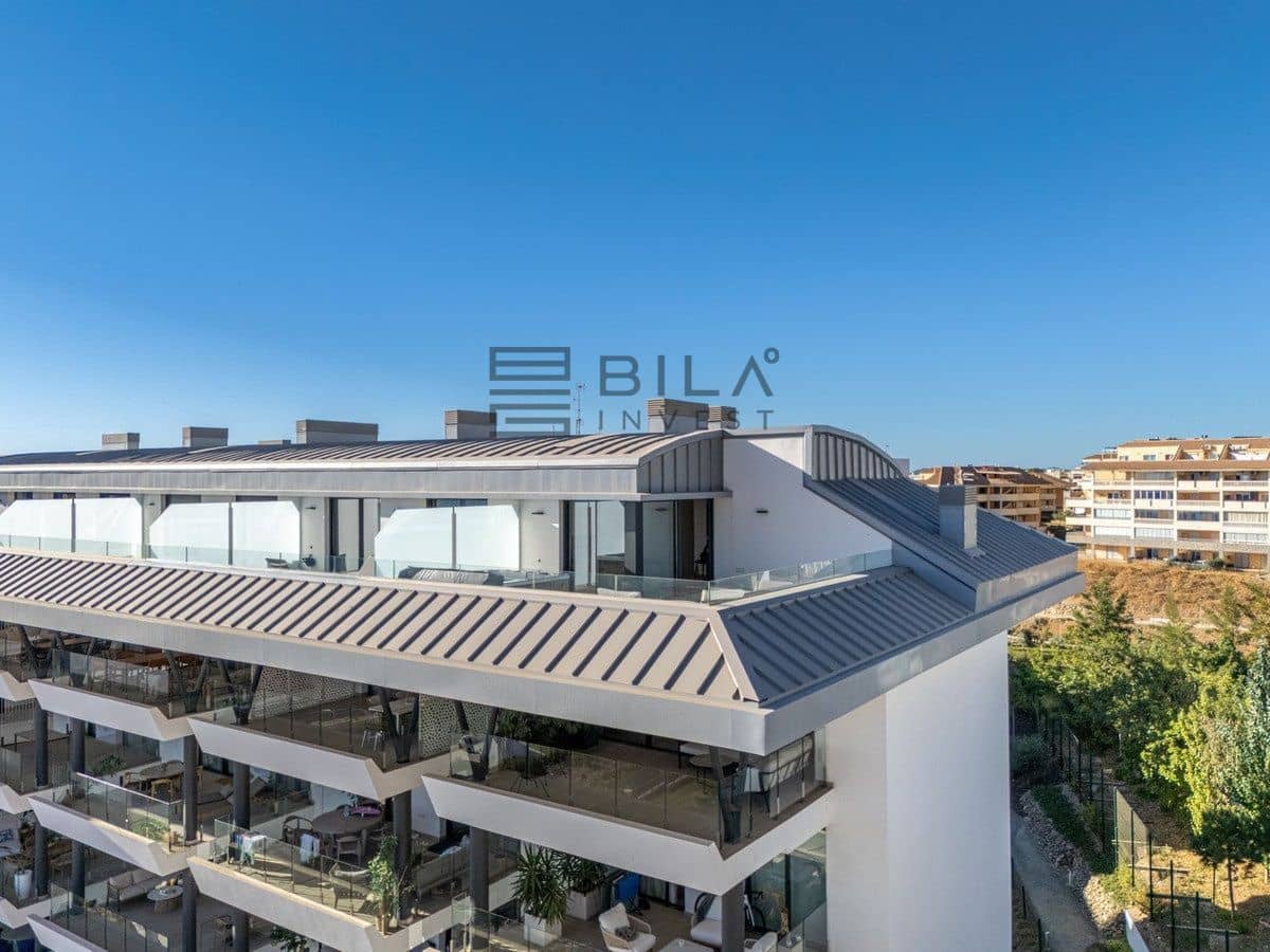 2 soveværelse Penthouse til salg i Carvajal med swimmingpool - € 970.000 (Ref: 9609838)