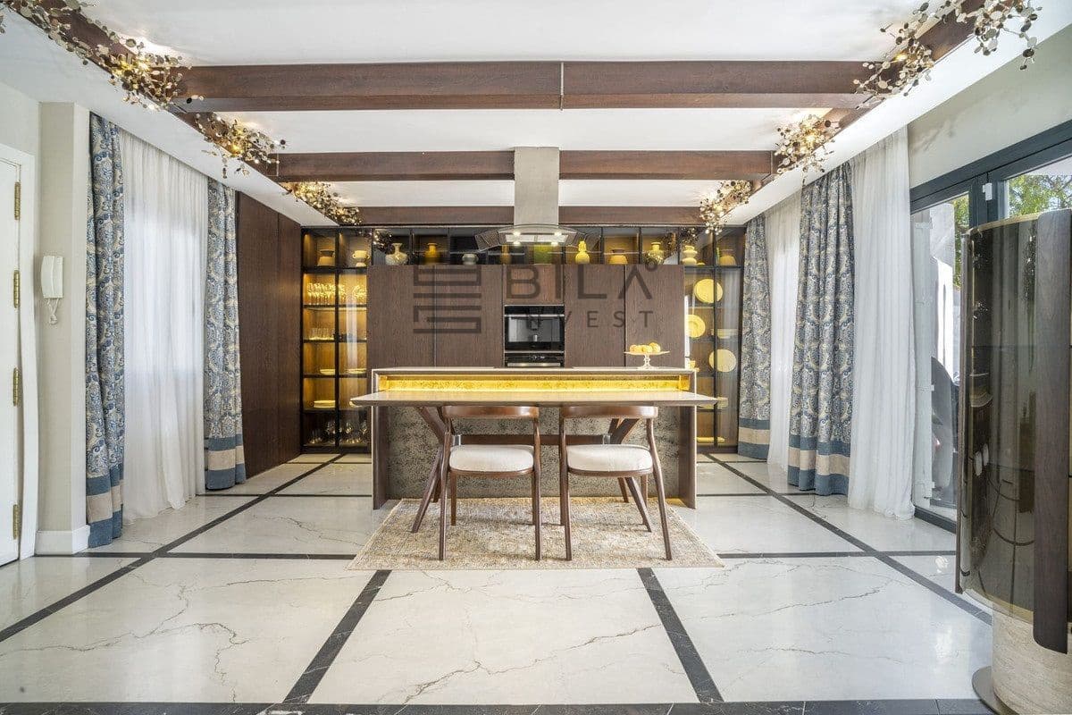 3 chambre Appartement à vendre à Nueva Andalucia - 595 000 € (Ref: 9609840)