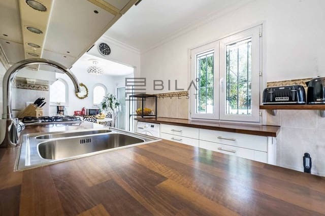 4 sypialnia Willa na sprzedaż w Benalmadena Costa, Benalmádena z basenem garażem - 995 000 € (Ref: 9609843)