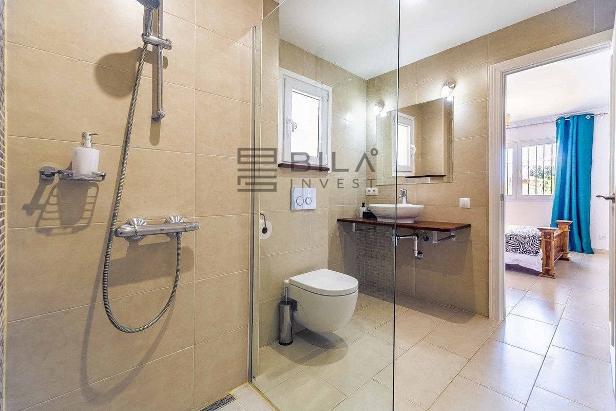 4 sypialnia Willa na sprzedaż w Benalmadena Costa z basenem garażem - 995 000 € (Ref: 9609843)