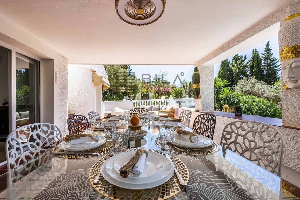 4 sypialnia Willa na sprzedaż w Benalmadena Costa z basenem garażem - 995 000 € (Ref: 9609843)