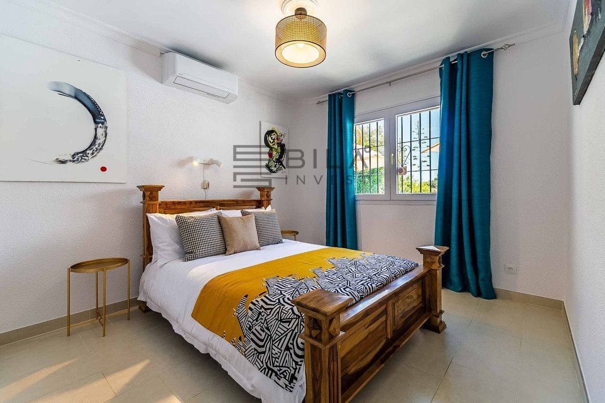 4 sypialnia Willa na sprzedaż w Benalmadena Costa z basenem garażem - 995 000 € (Ref: 9609843)