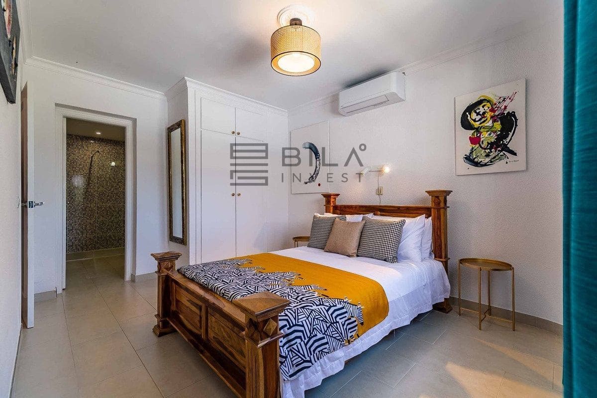 4 sypialnia Willa na sprzedaż w Benalmadena Costa z basenem garażem - 995 000 € (Ref: 9609843)