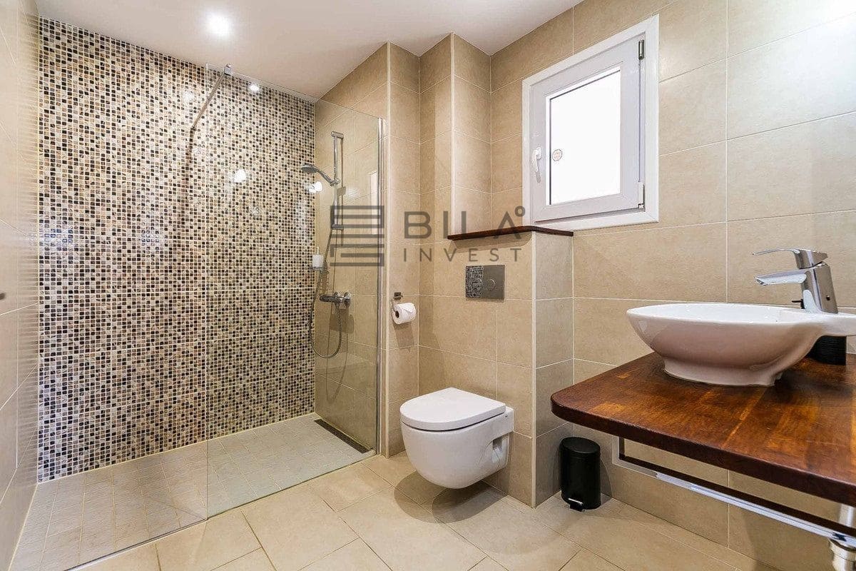 4 sypialnia Willa na sprzedaż w Benalmadena Costa z basenem garażem - 995 000 € (Ref: 9609843)