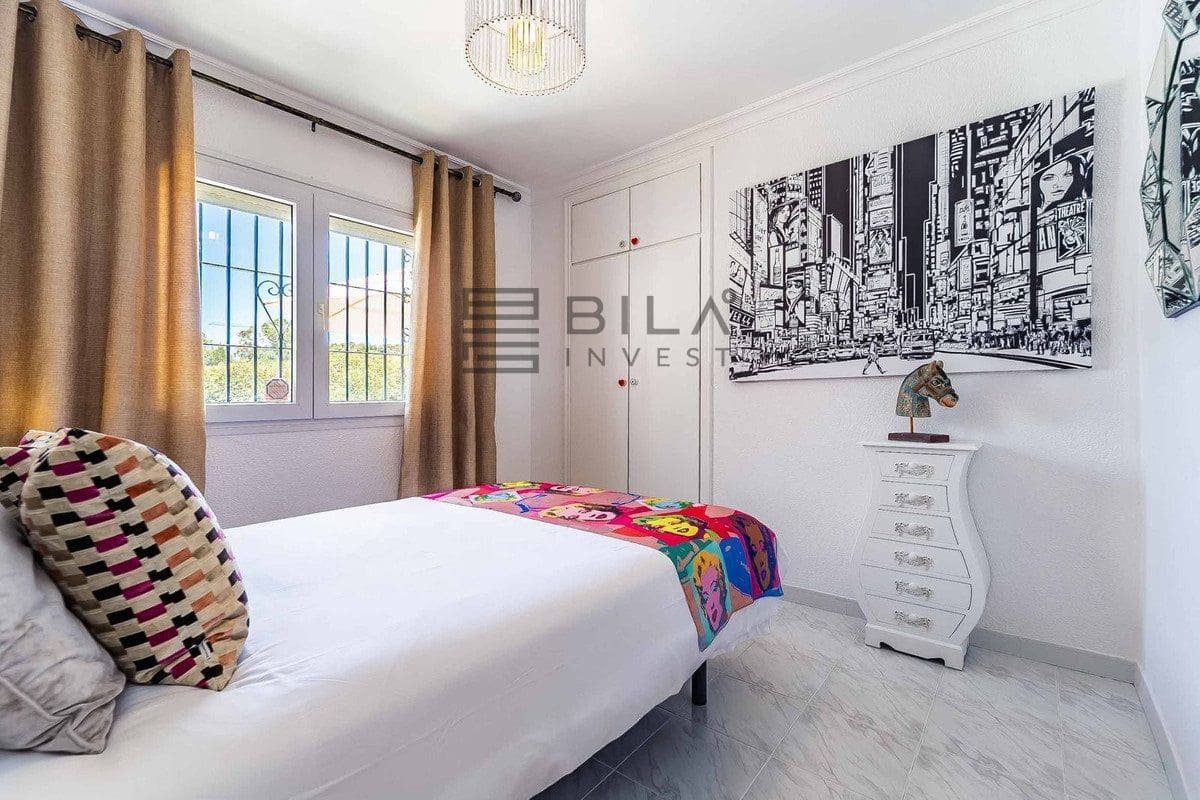 4 sypialnia Willa na sprzedaż w Benalmadena Costa z basenem garażem - 995 000 € (Ref: 9609843)