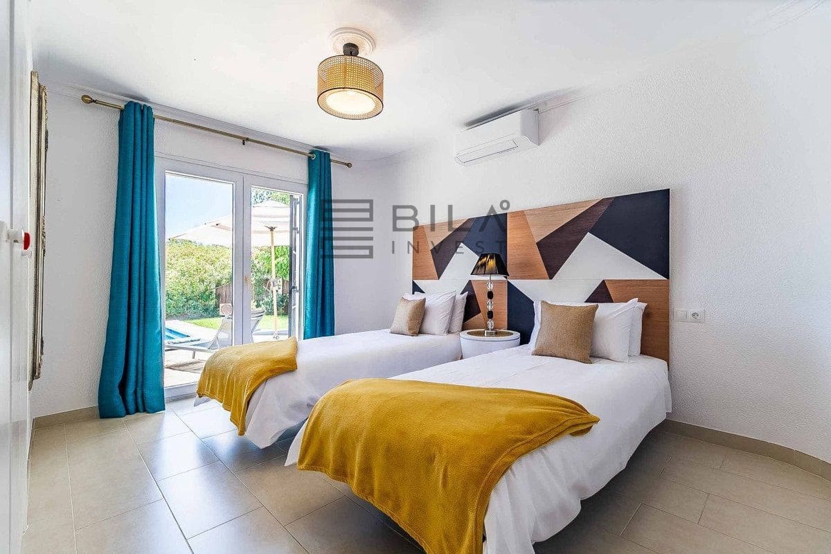 4 sypialnia Willa na sprzedaż w Benalmadena Costa z basenem garażem - 995 000 € (Ref: 9609843)