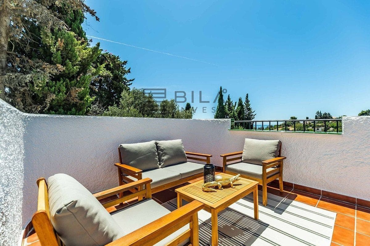 4 sypialnia Willa na sprzedaż w Benalmadena Costa z basenem garażem - 995 000 € (Ref: 9609843)