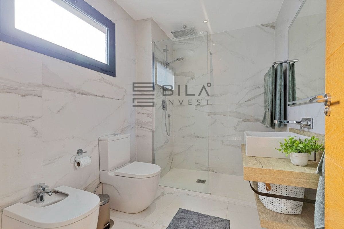 Casa de 3 habitaciones en Fuengirola en venta con piscina - 675.000 € (Ref: 9609845)