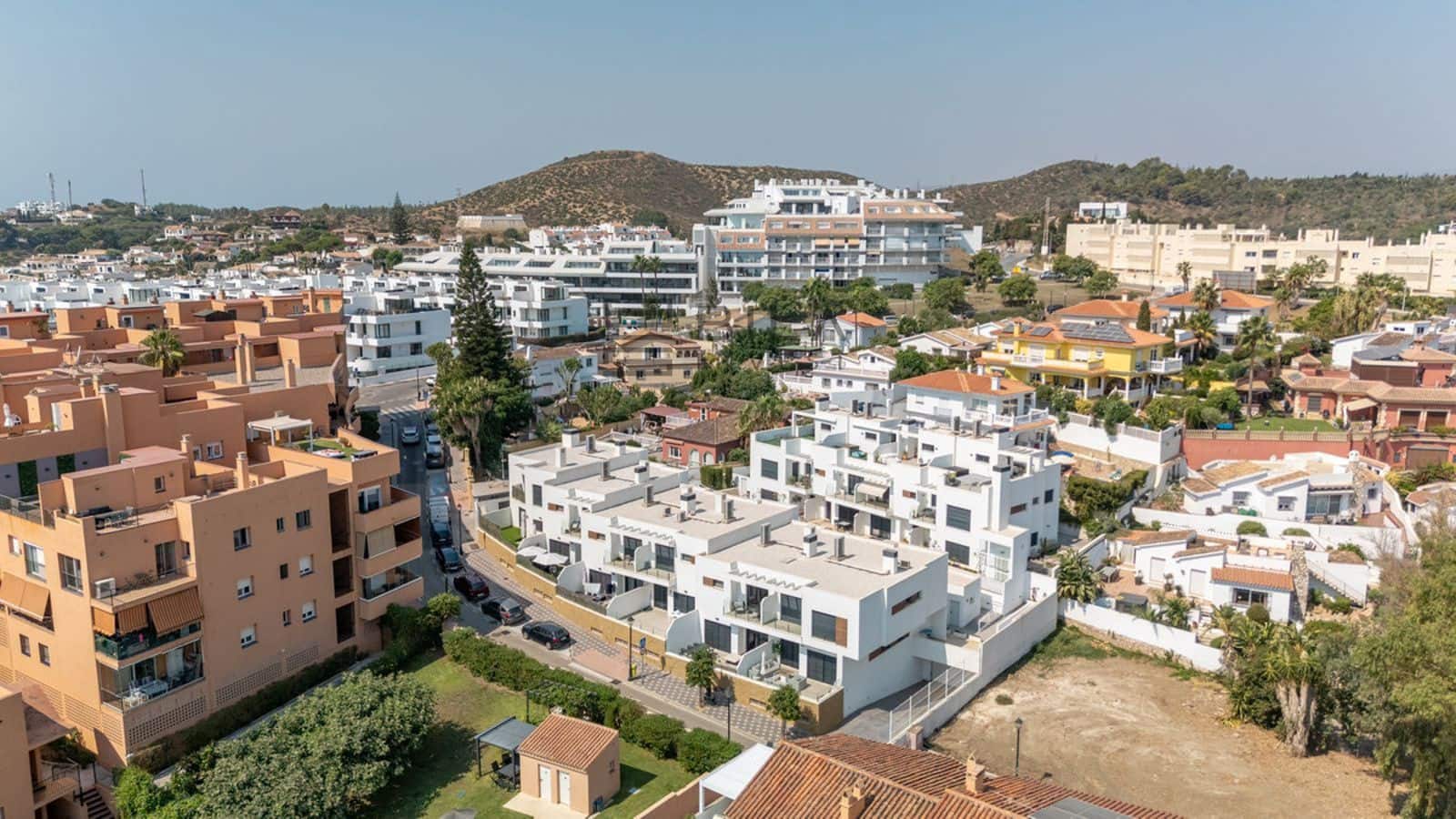 Casa de 3 habitaciones en Fuengirola en venta con piscina - 675.000 € (Ref: 9609845)
