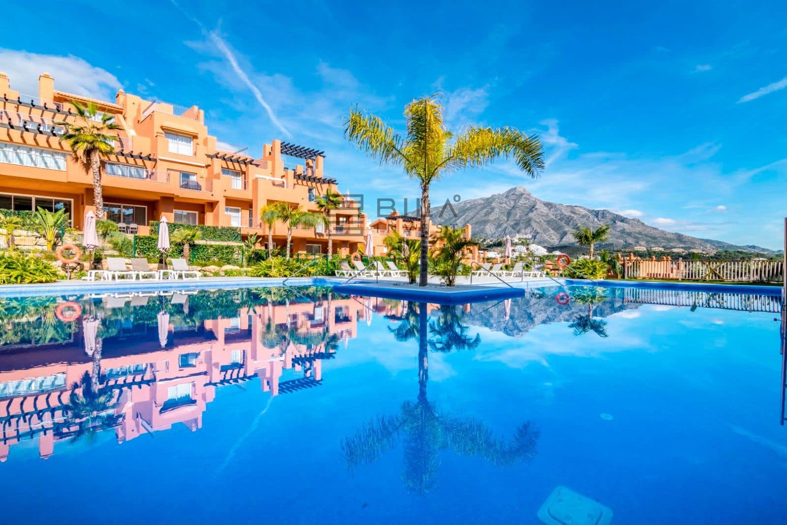 2 chambre Appartement à vendre à Nueva Andalucia avec piscine garage - 565 000 € (Ref: 9609850)