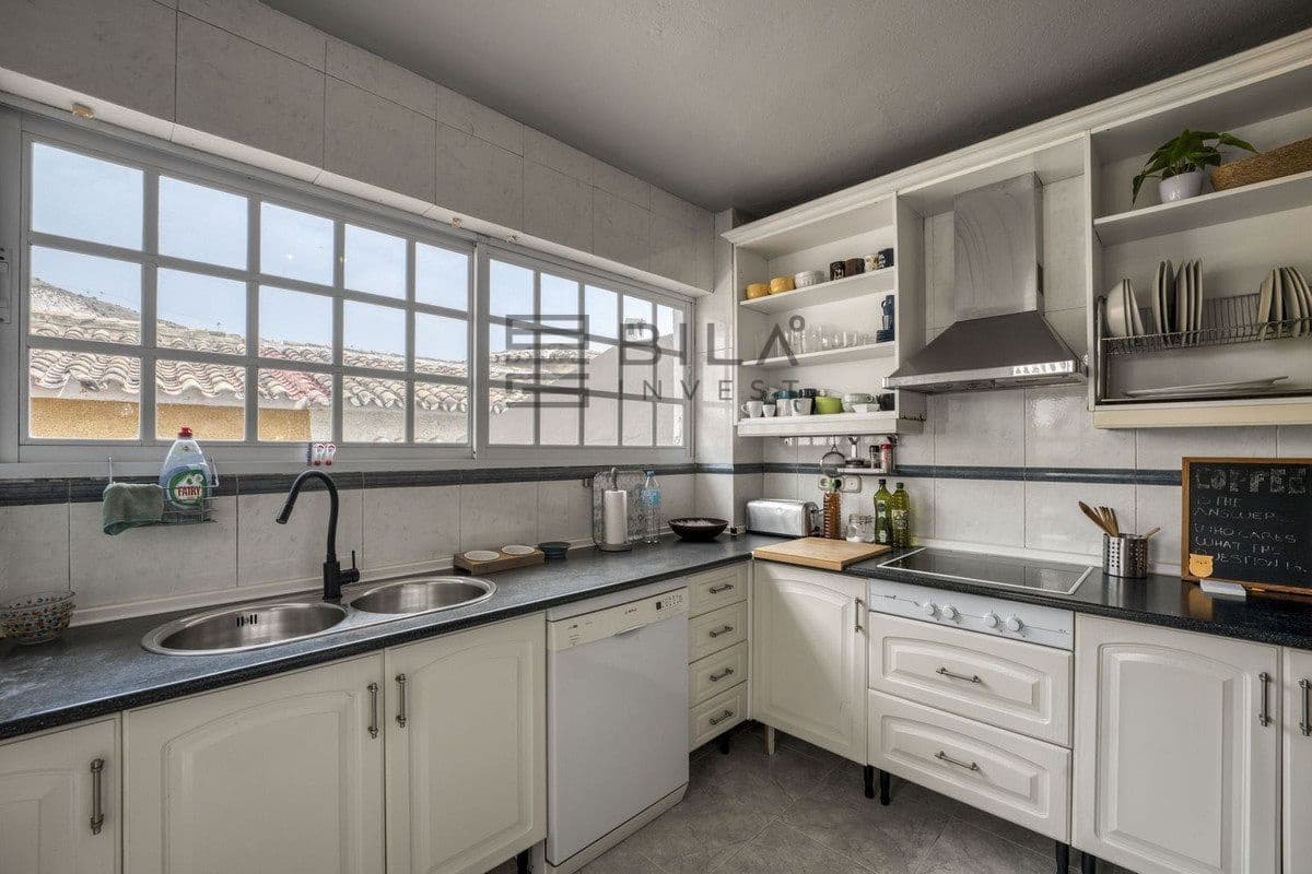 3 soveværelse Byhus til salg i Benalmadena med swimmingpool garage - € 468.000 (Ref: 9609851)