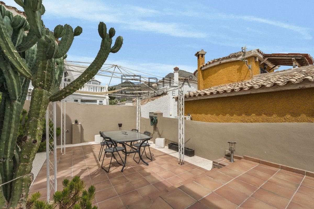 3 soveværelse Byhus til salg i Benalmadena med swimmingpool garage - € 468.000 (Ref: 9609851)