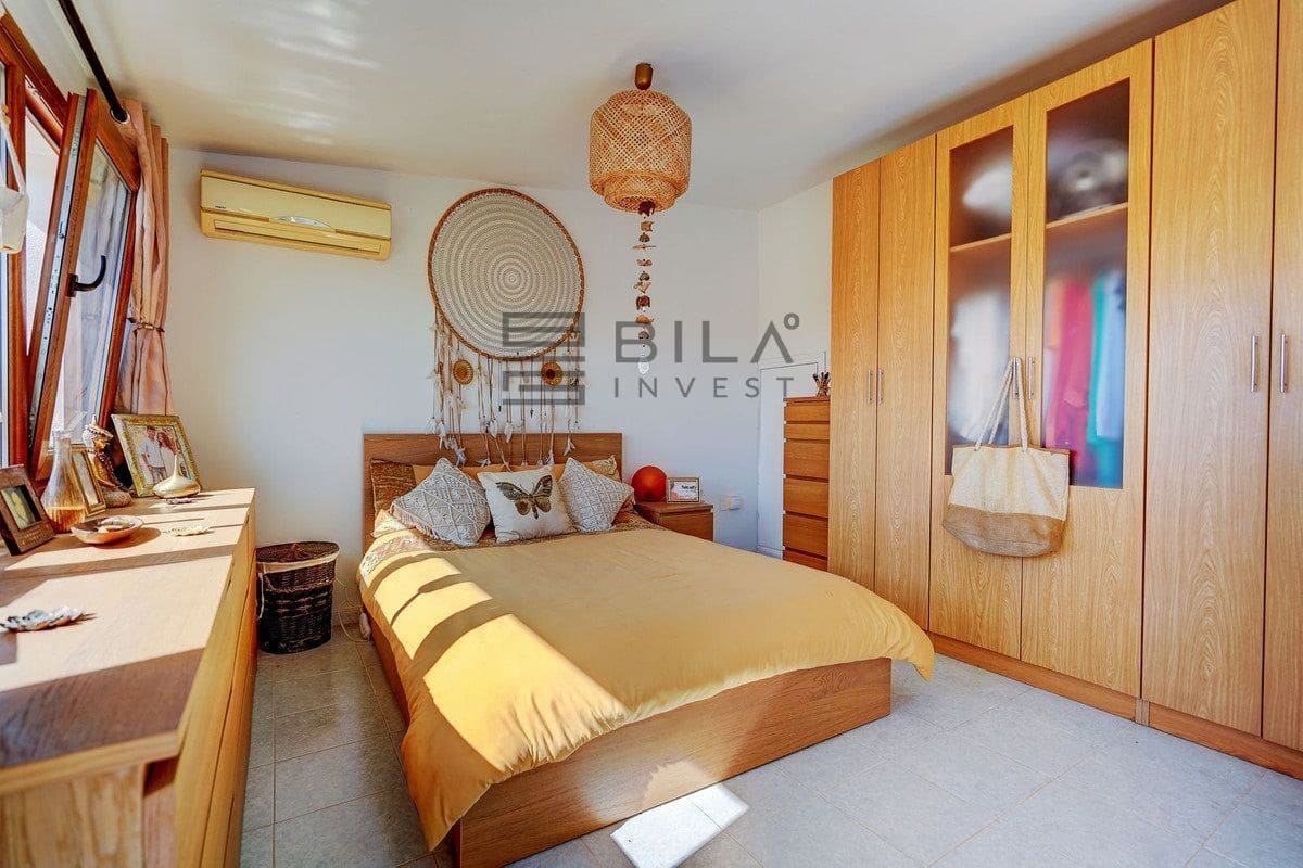 4 bedroom Villa for sale in Calahonda with pool - € 675,000 (Ref: 9609856)