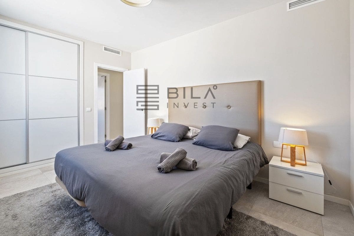 5 sypialnia Willa na sprzedaż w El Faro z basenem garażem - 849 999 € (Ref: 9609857)