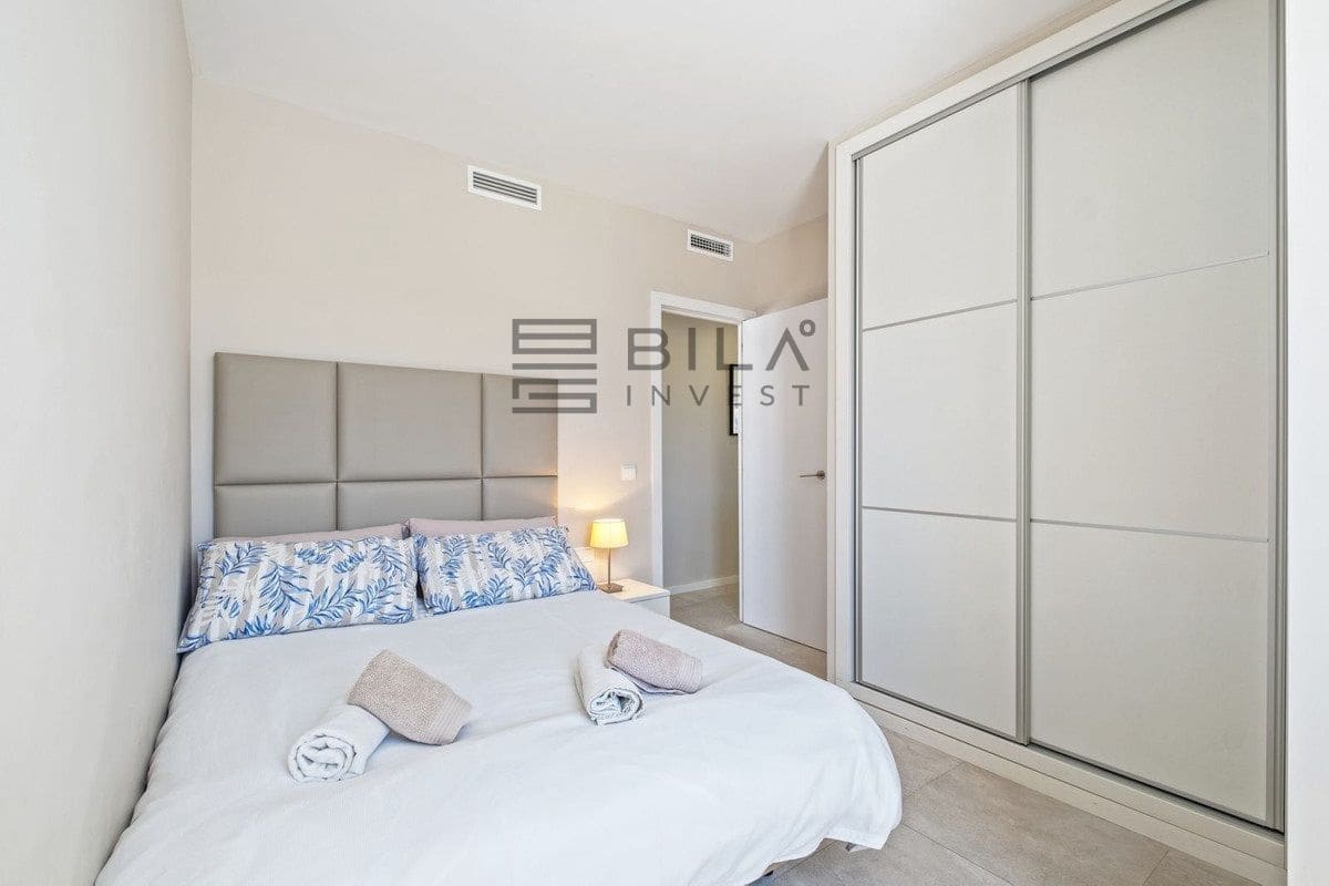 5 sypialnia Willa na sprzedaż w El Faro z basenem garażem - 849 999 € (Ref: 9609857)