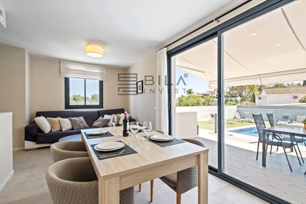 5 sypialnia Willa na sprzedaż w El Faro z basenem garażem - 849 999 € (Ref: 9609857)