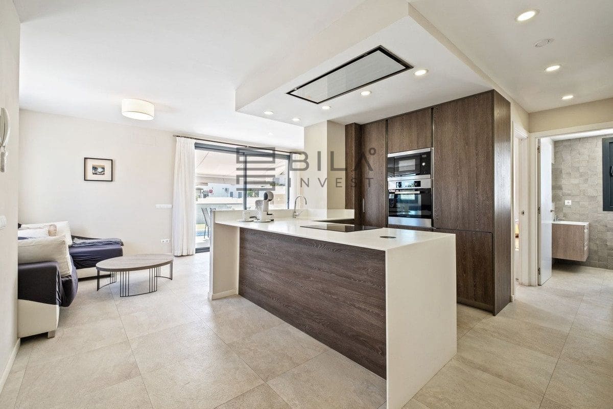 5 sypialnia Willa na sprzedaż w El Faro z basenem garażem - 849 999 € (Ref: 9609857)