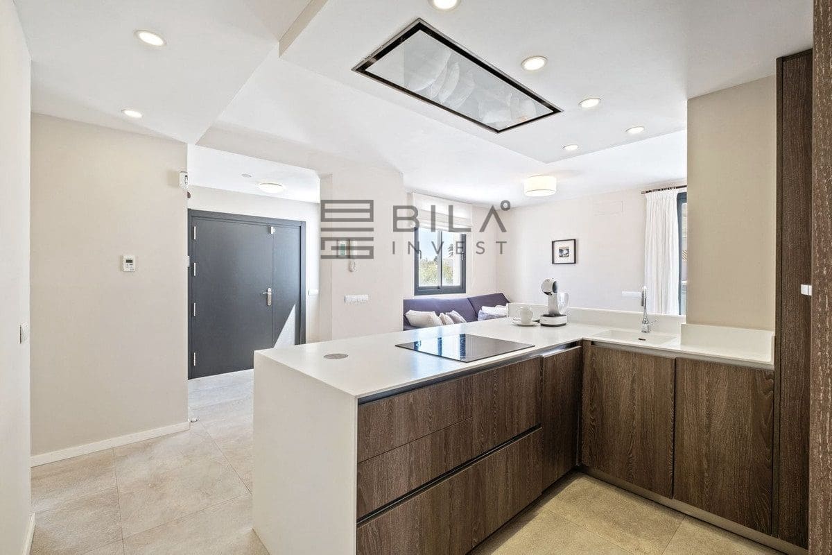 5 sypialnia Willa na sprzedaż w El Faro z basenem garażem - 849 999 € (Ref: 9609857)