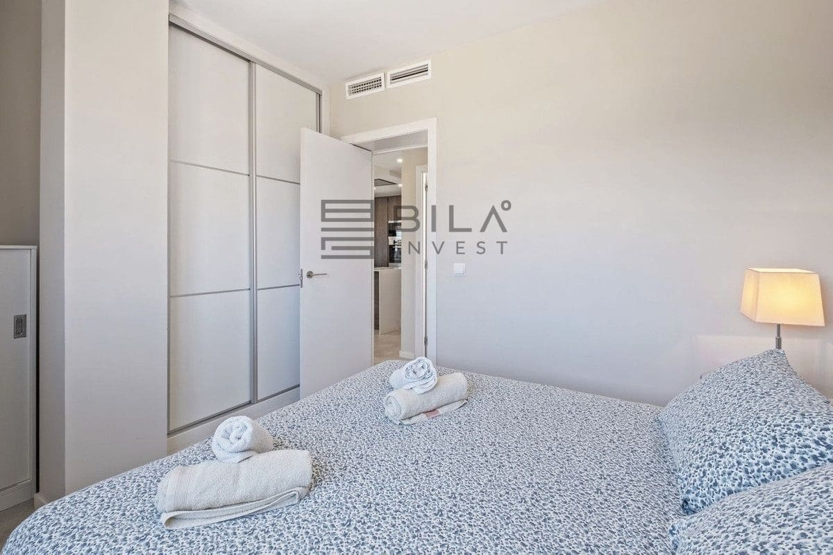 5 sypialnia Willa na sprzedaż w El Faro z basenem garażem - 849 999 € (Ref: 9609857)