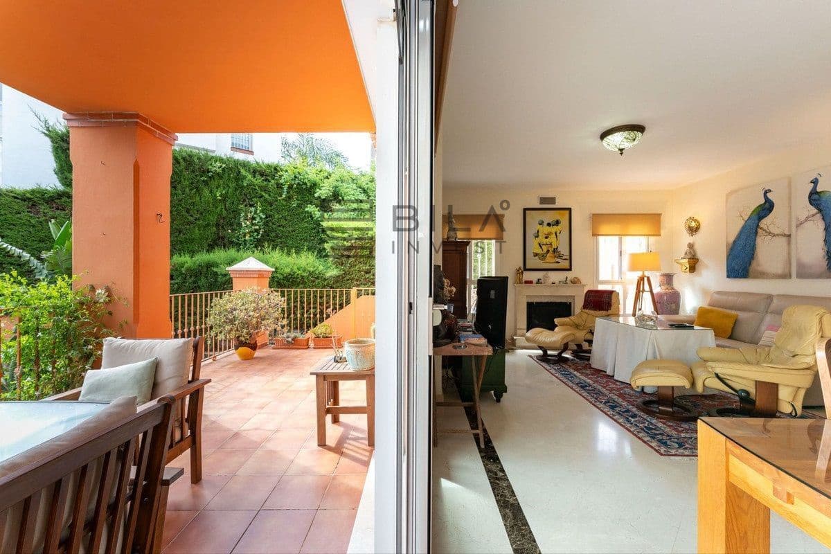 Chalet de 3 habitaciones en Cerro del Aguila en venta con piscina - 735.000 € (Ref: 9609858)