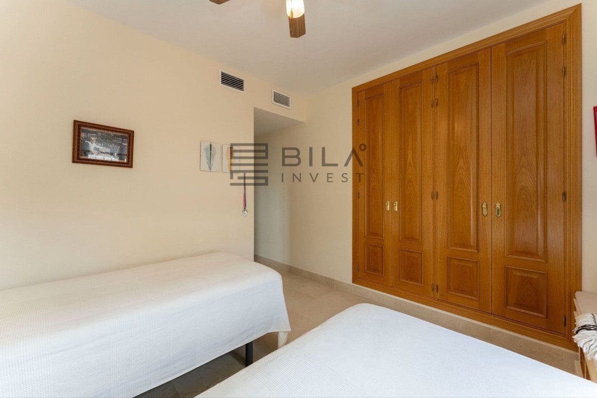 Chalet de 3 habitaciones en Cerro del Aguila en venta con piscina - 735.000 € (Ref: 9609858)