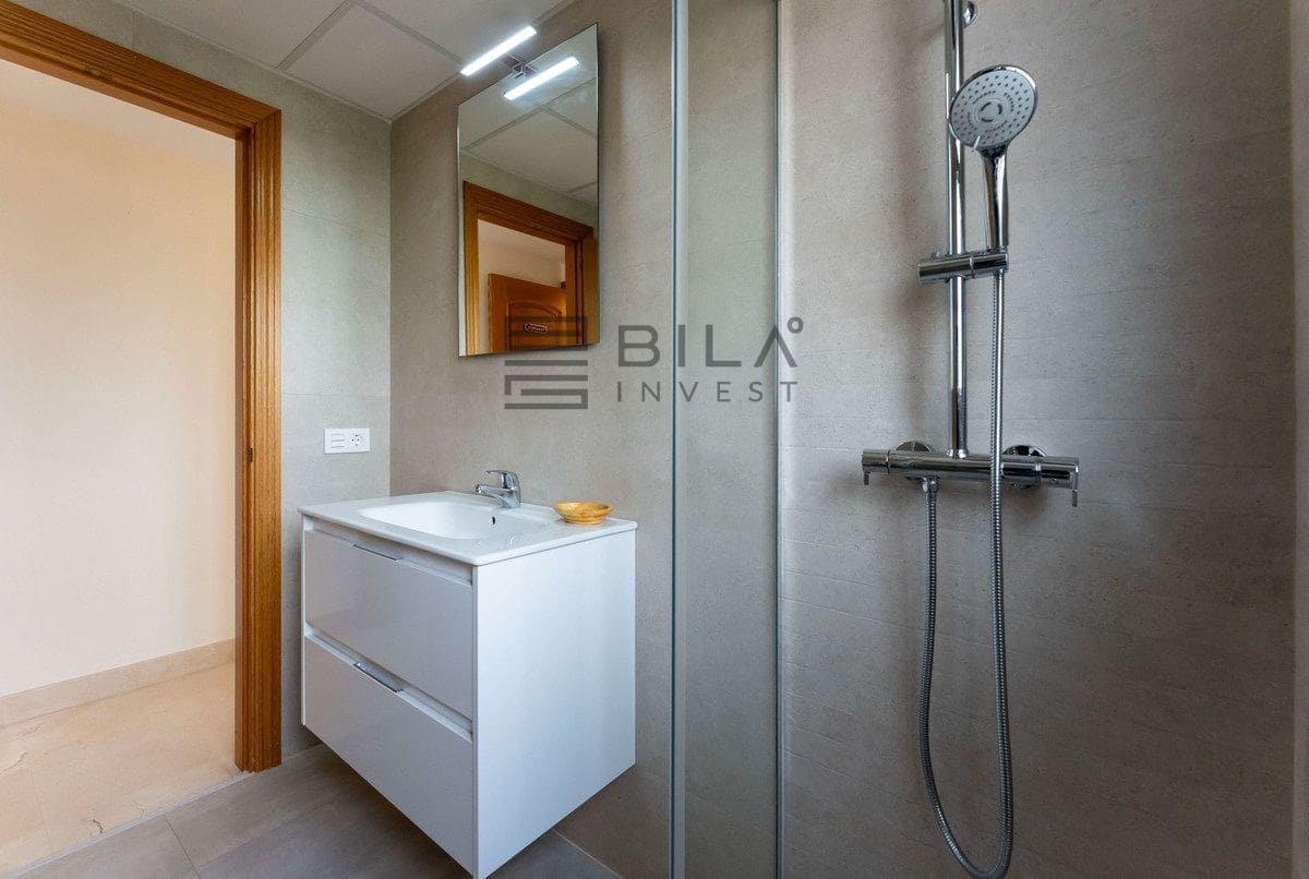 Chalet de 3 habitaciones en Cerro del Aguila en venta con piscina - 735.000 € (Ref: 9609858)