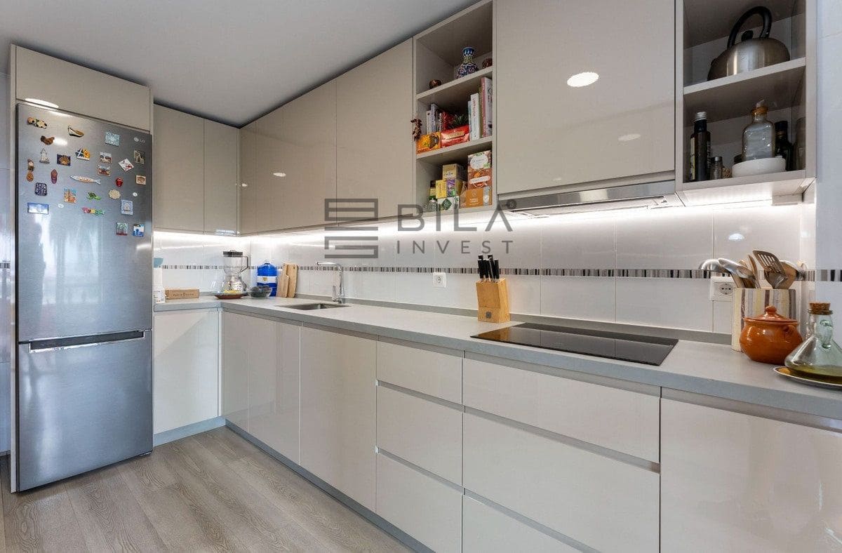 Chalet de 3 habitaciones en Cerro del Aguila en venta con piscina - 735.000 € (Ref: 9609858)