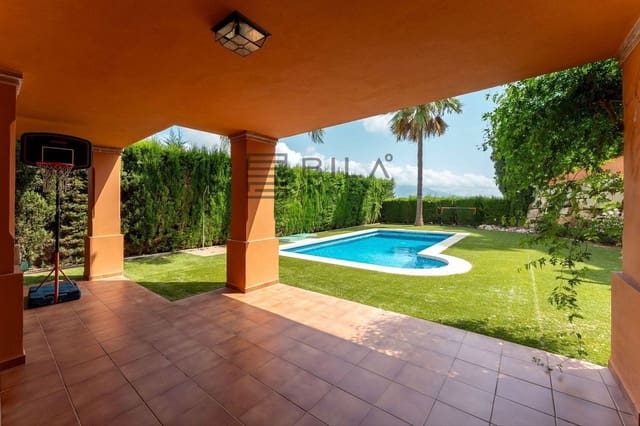 Chalet de 3 habitaciones en Cerro del Aguila, Mijas en venta con piscina - 735.000 € (Ref: 9609858)