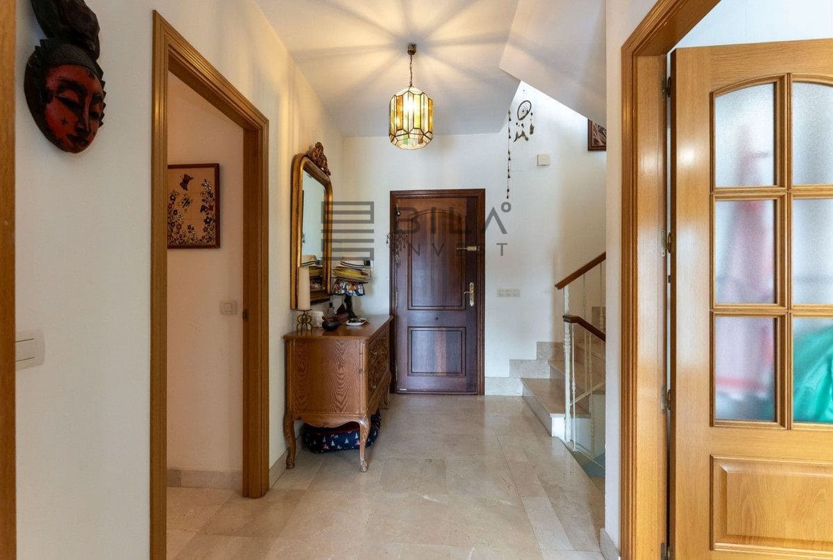 Chalet de 3 habitaciones en Cerro del Aguila en venta con piscina - 735.000 € (Ref: 9609858)